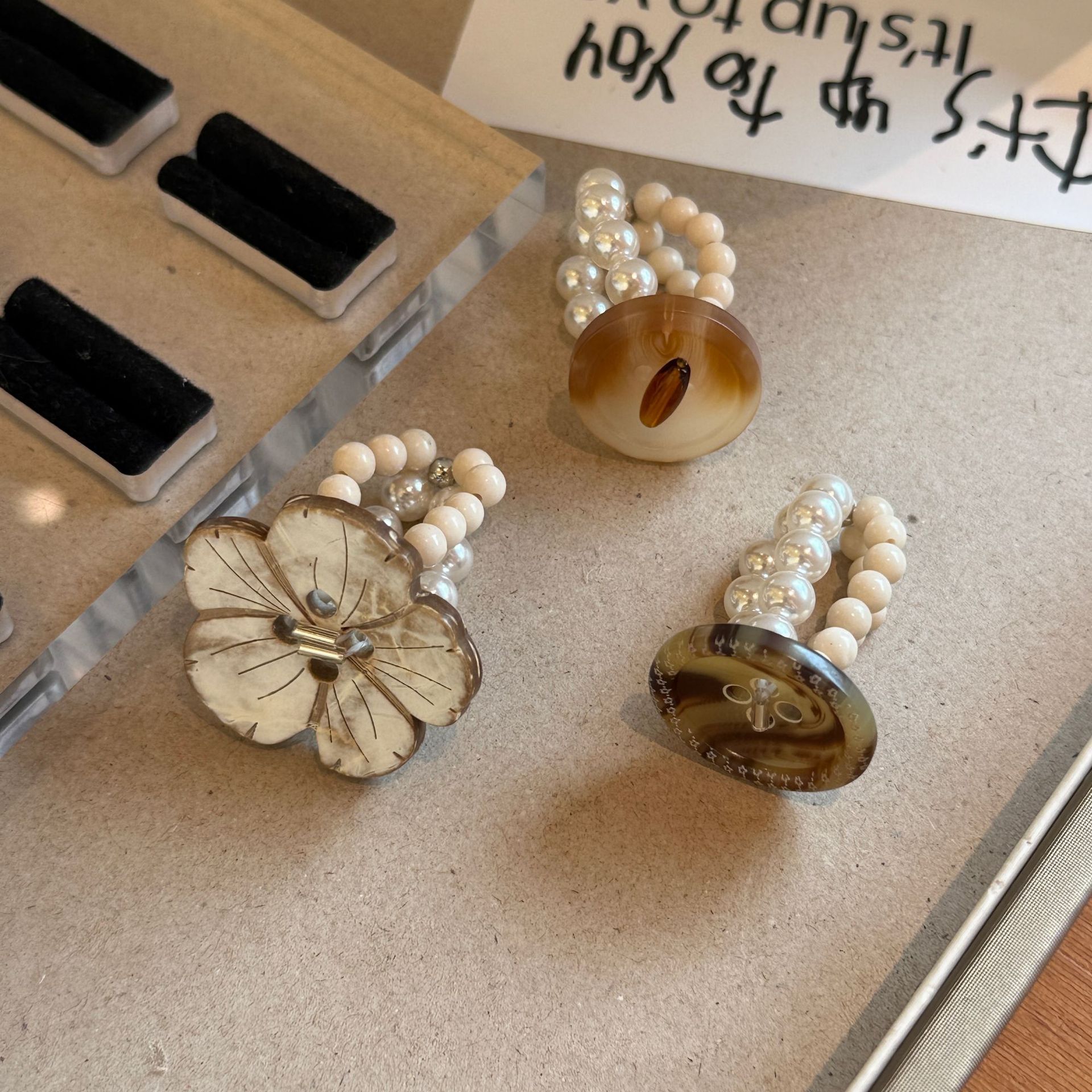 新中式木质可爱花朵纽扣戒指童趣串珠弹力指环民族风小众森系配饰