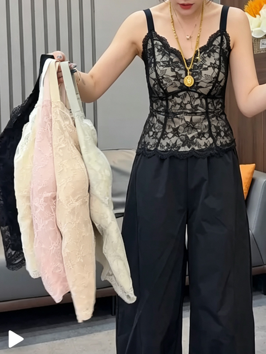 蕾丝美背吊带背心带胸垫一体夏季内搭外穿打底衫上衣冰丝大码胖mm