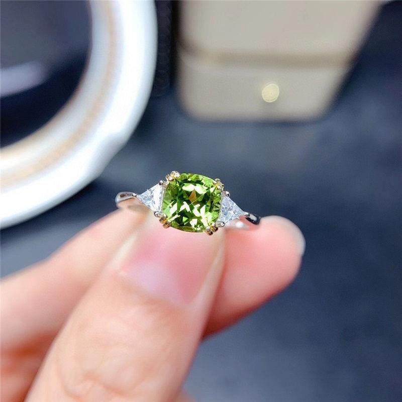 橄榄石戒指女水晶宝石火彩好净体