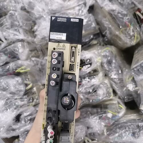 驱动器SGDV-R90A01B002000SGDV-R70A01B002000SGDV-R60A01B002000