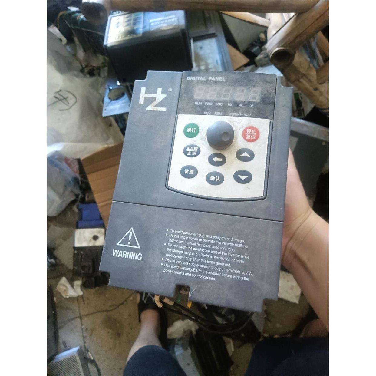 上海红旗泰2.2KW变频器RF200-2R2G-4，拆机