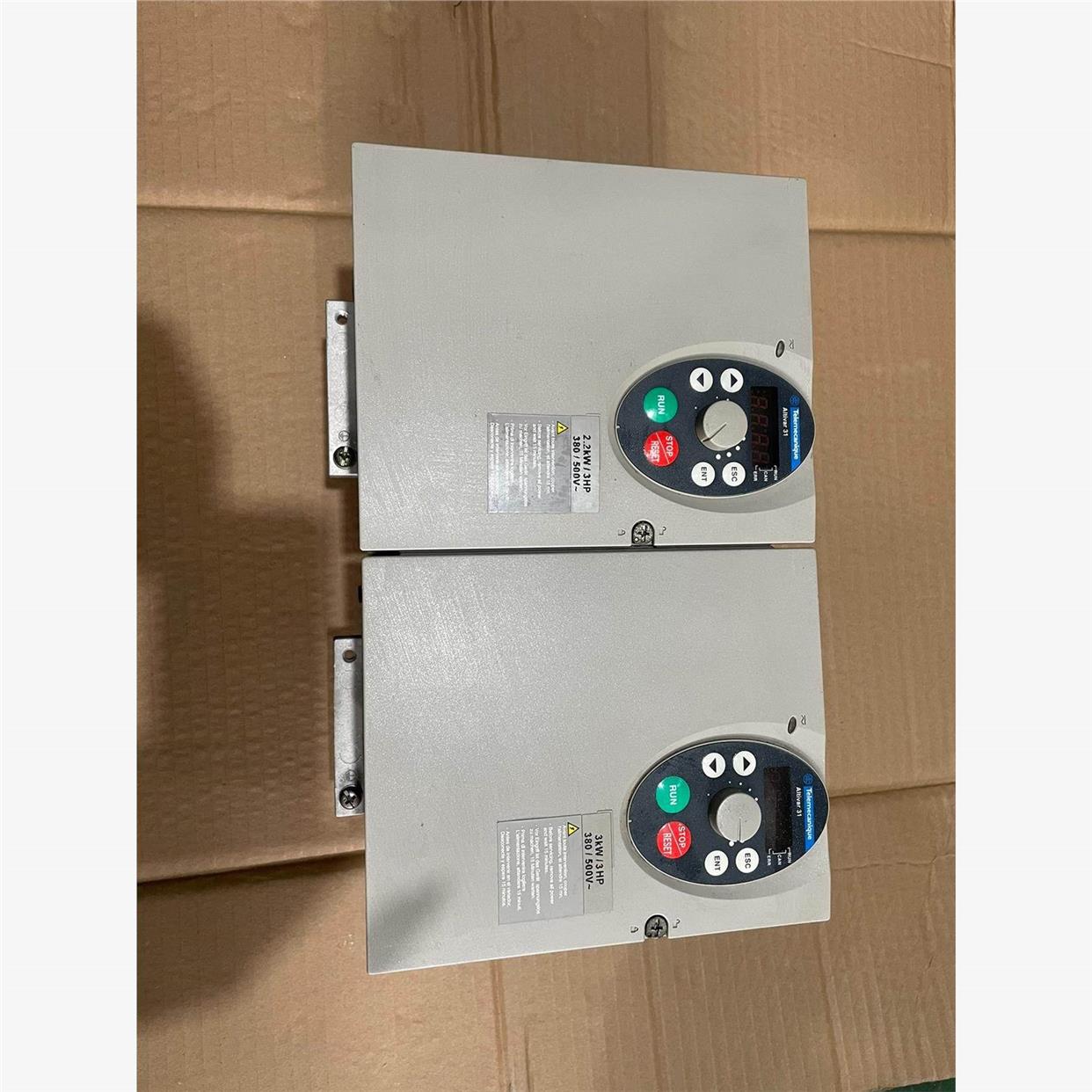变频器：ATV31HU30N4A ATV31HU22N