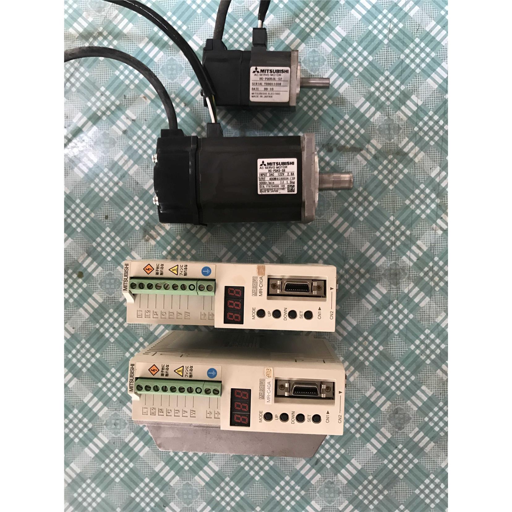 三菱电机。HC-PQ43-S8.MR-C40A-P03.二手拆机。400W.89成新。
