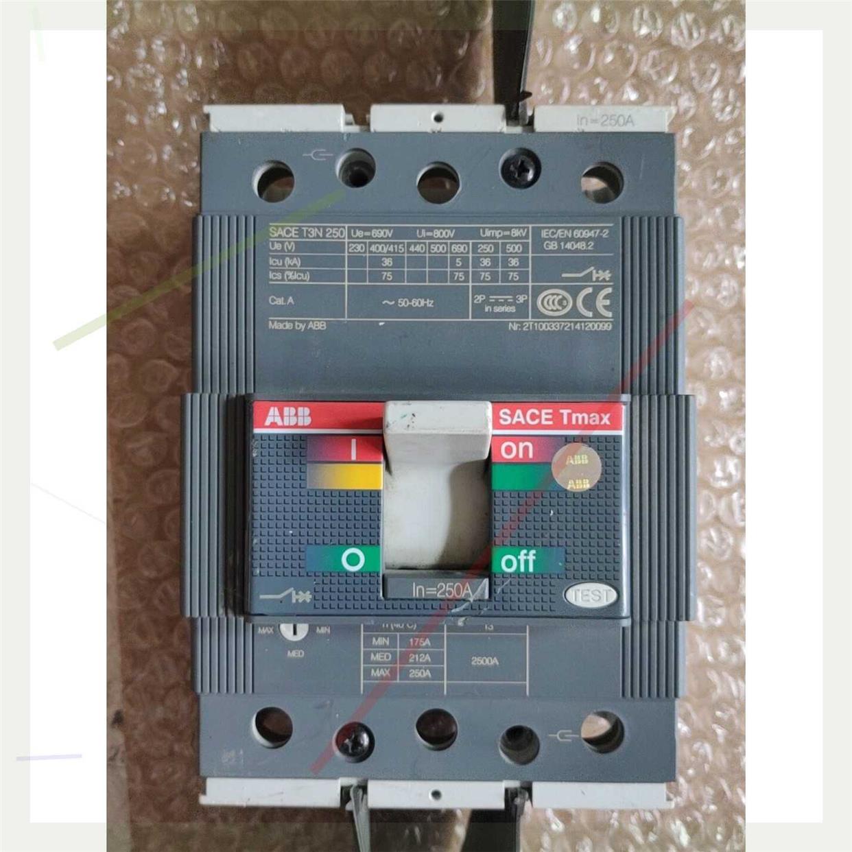 ABB/T3N250空气开关。