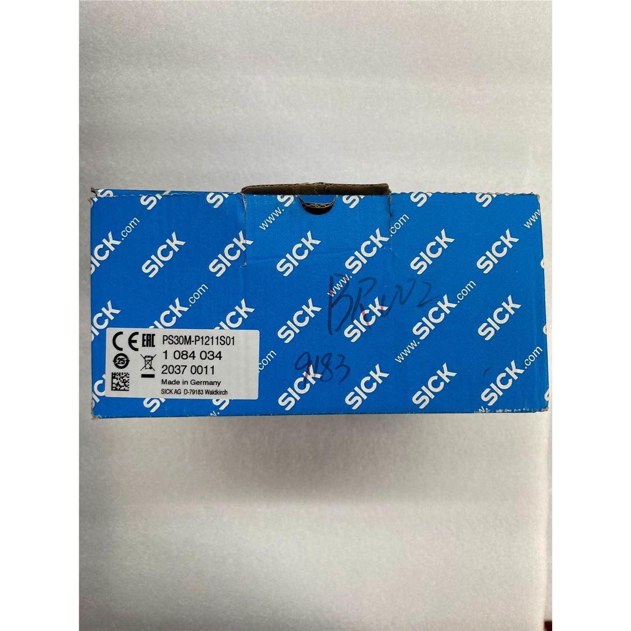 Sick西克特徵测器，型号PS30M-P1211S01，物料