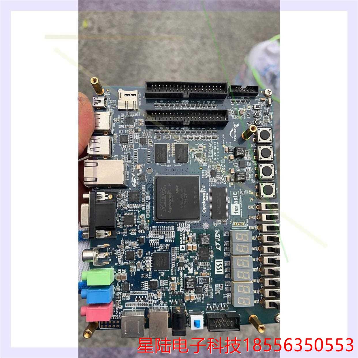 议价几乎全新的DE1-SoC，无法测试。terasic友晶出品，