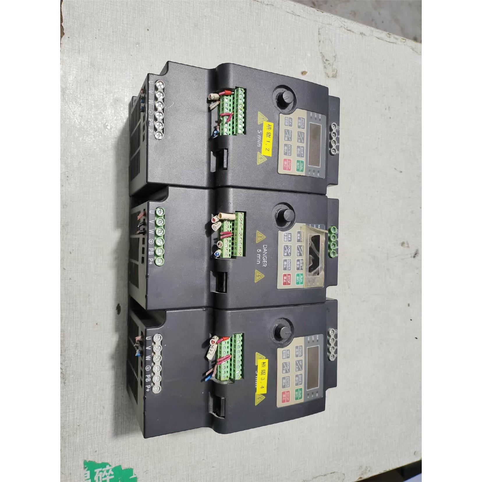 中泰威变频器，LC600A-5R5G/7R5P，现货三台，原议价