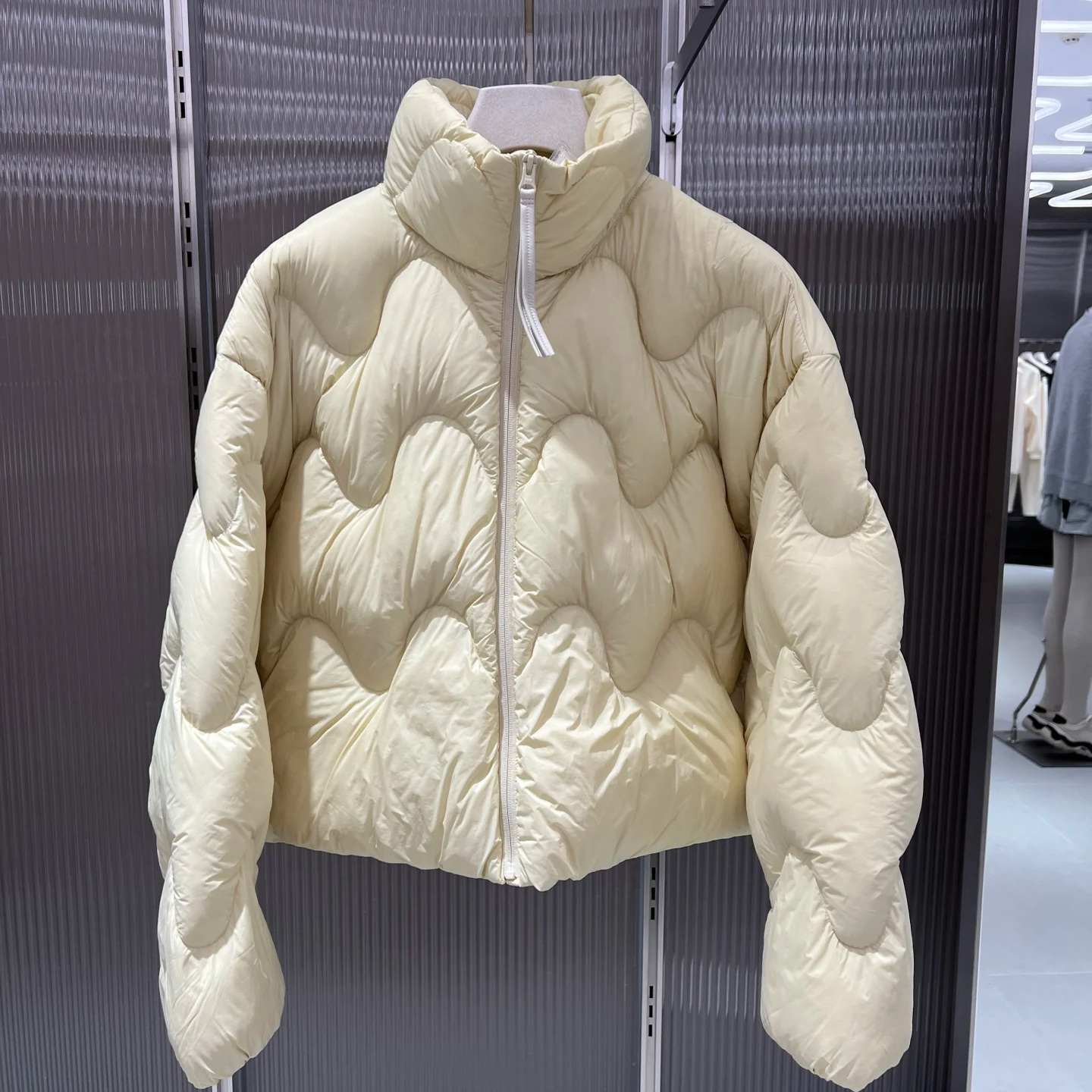 秋冬羽绒服女波浪绗缝短款立领