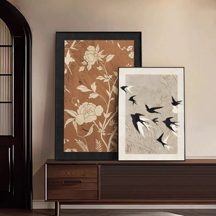 中古风客厅装饰画复古高级沙发背景墙挂画肌理感桌面摆件组合壁画