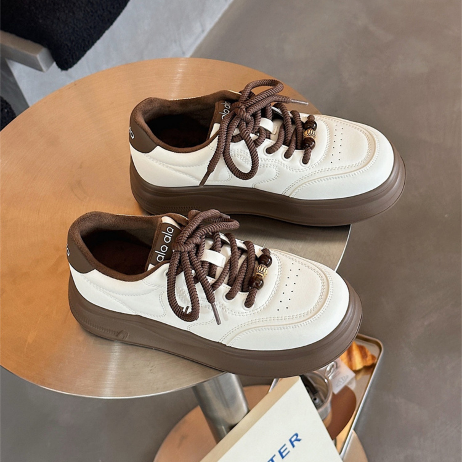 小众高级感简约百搭增高显瘦板鞋