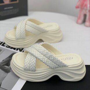 2026时尚外穿厚底增高罗马凉鞋夏季新款水钻高级感轻便一脚蹬凉鞋