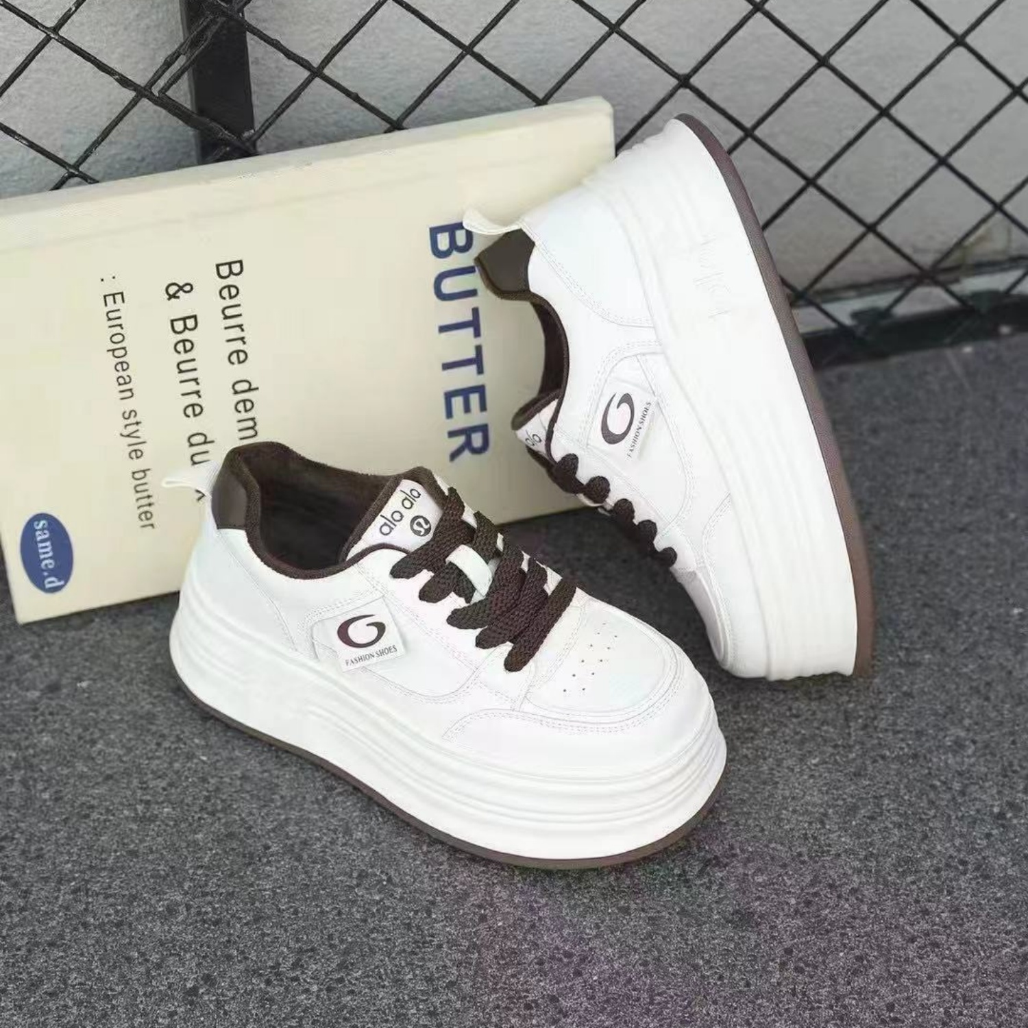 超火时尚轻便舒适百搭超酷小白鞋