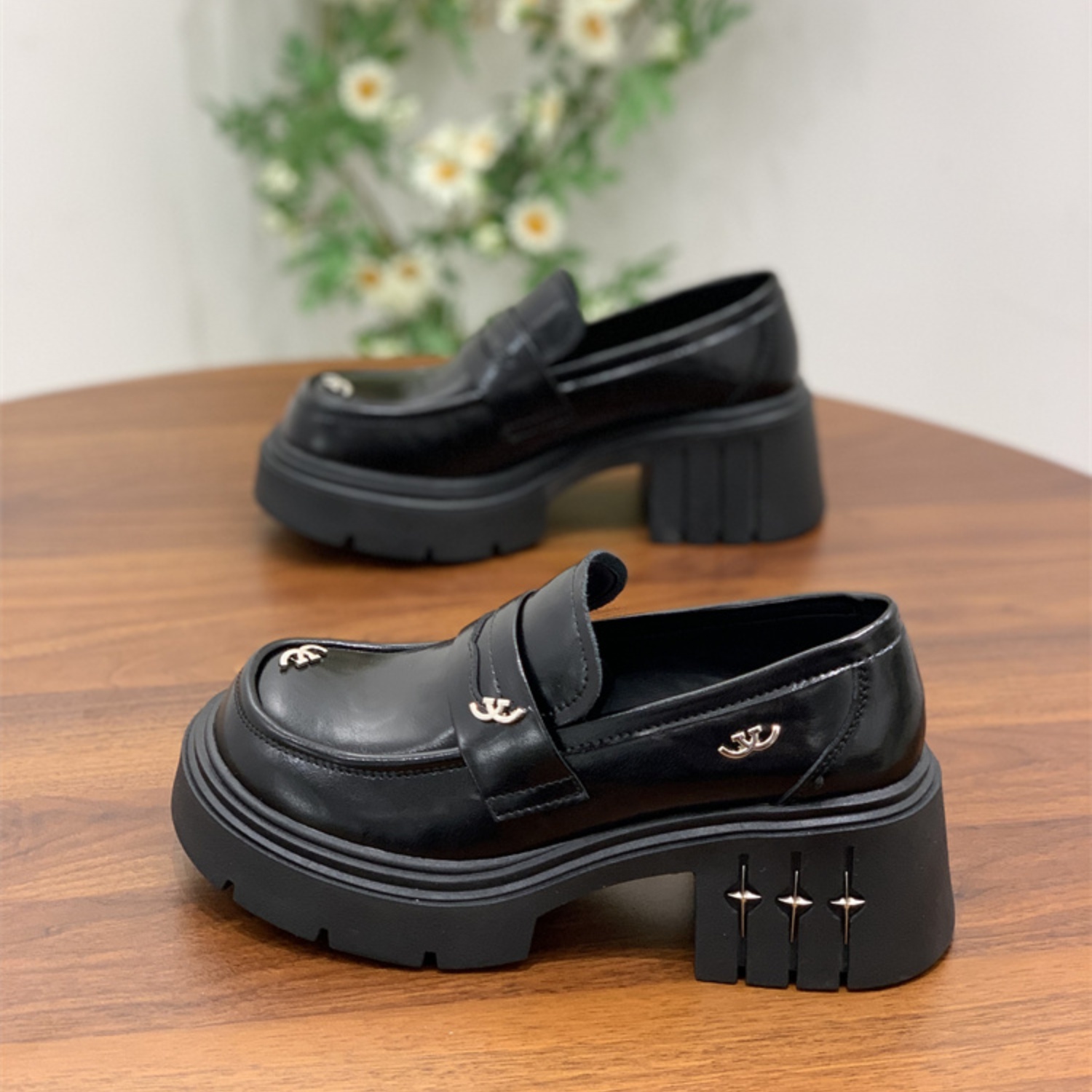 粗跟一脚蹬小众百搭复古乐福鞋