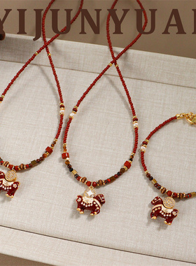 原创秋冬新款红色滴油马上有钱花小马吊坠项链轻奢小众百搭高级感