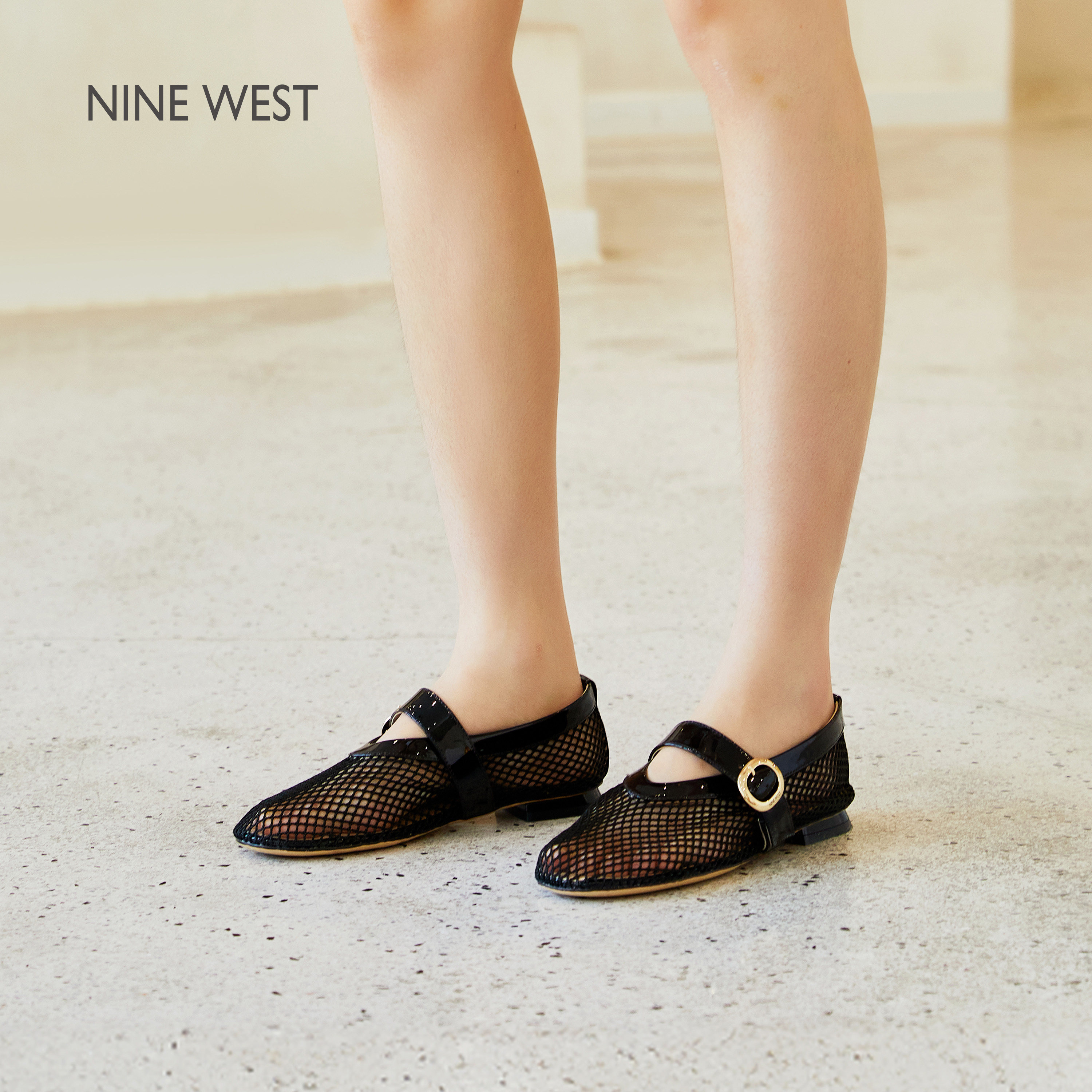 Nine West/玖熙镂空一字带凉鞋女士平底软底懒人鞋外穿渔网