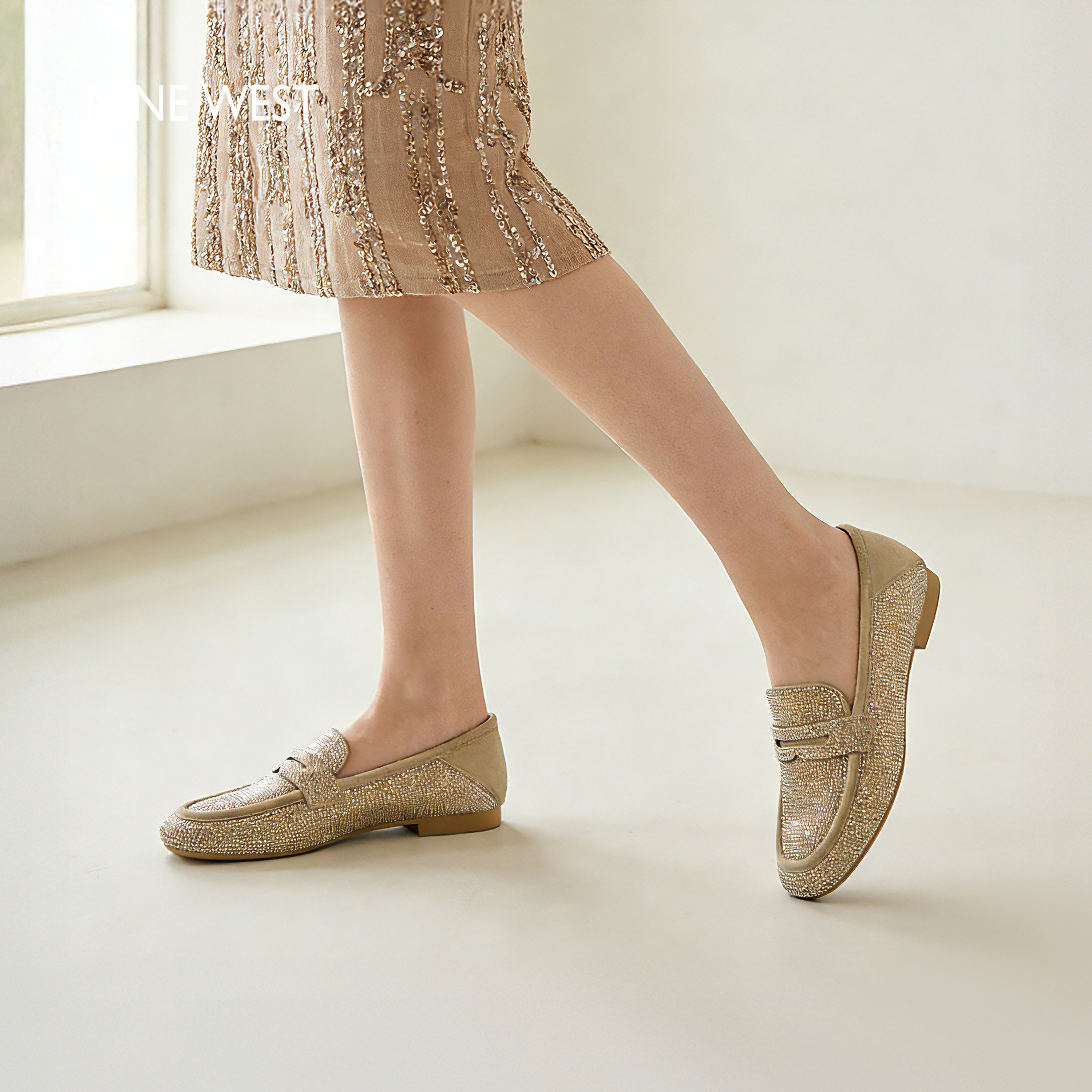 Nine West/玖熙鎏光星云水钻乐福鞋女春新款平底单鞋一脚蹬