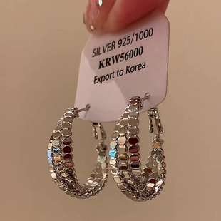 高级感 爆款 银色扭曲麻花耳环女轻奢小众设计时尚 秋冬耳钉2026新款