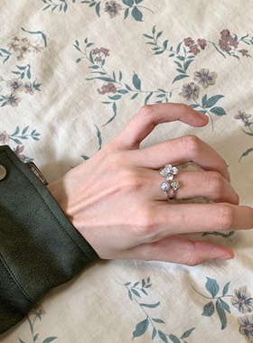 银色仿珍珠花朵戒指女轻奢高级感