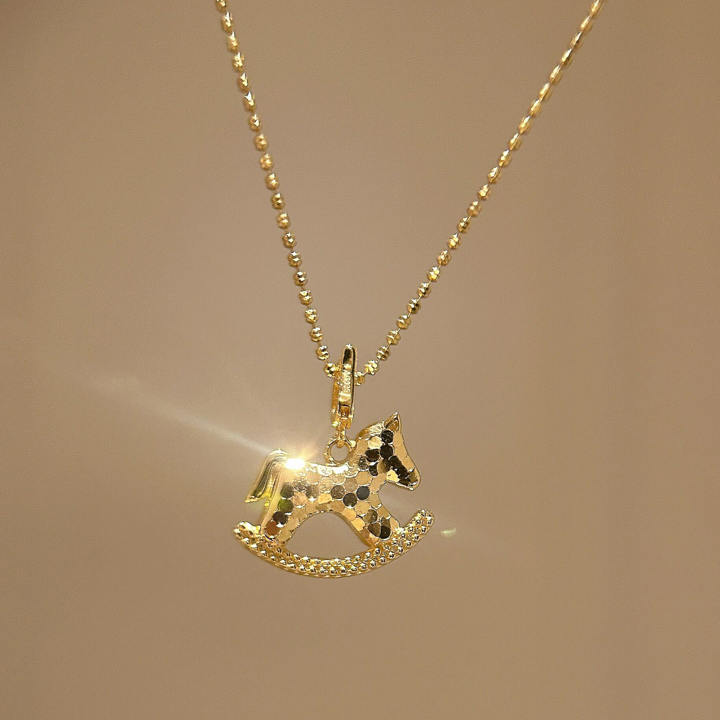 金色碎冰冰小马项链女款2025新款