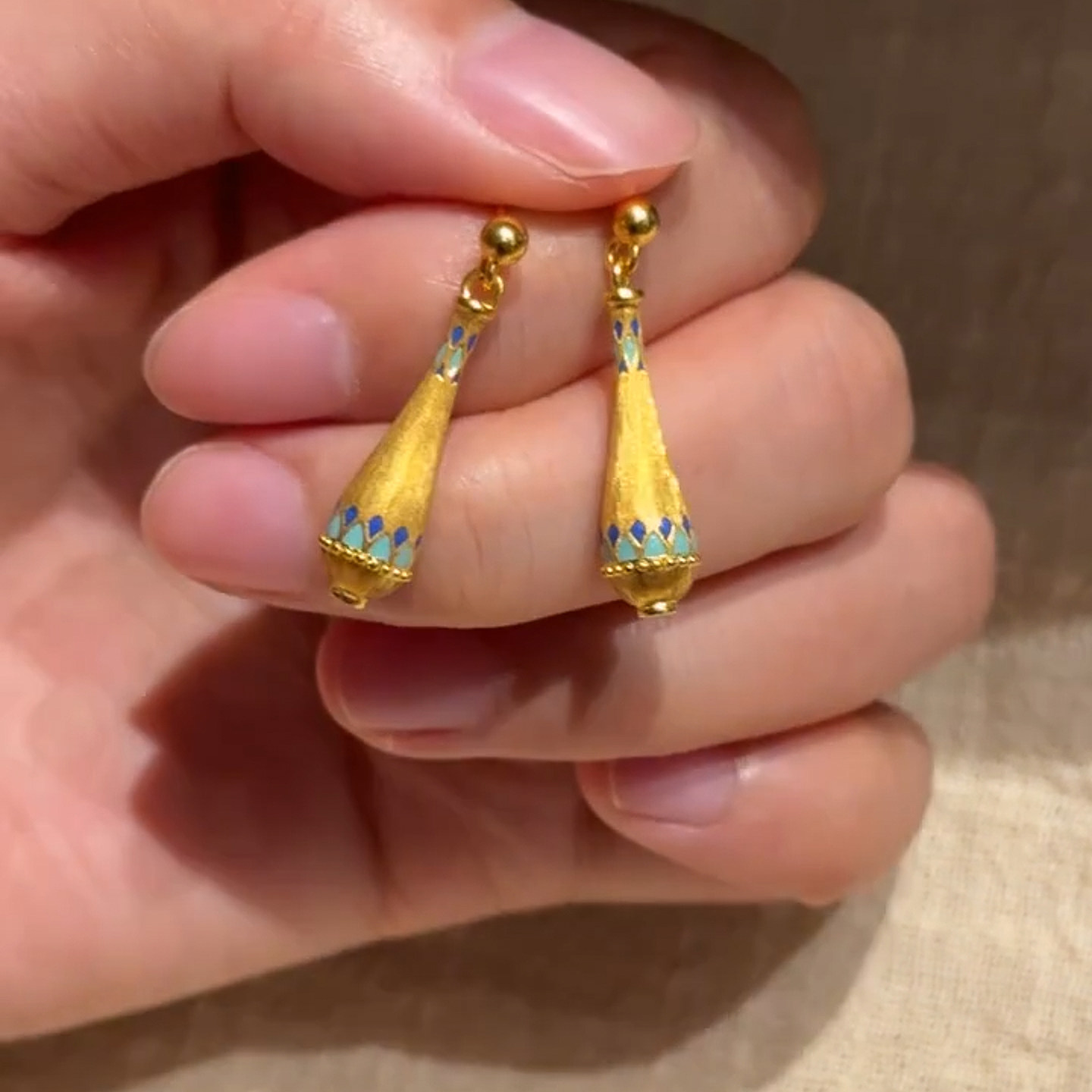 中古金色拉丝花瓶耳环2025新款爆高级感轻奢小众气质耳钉女耳坠,饰品/流行首饰/时尚饰品新,耳钉,淘宝优惠券,粉丝福利购,淘宝优惠卷