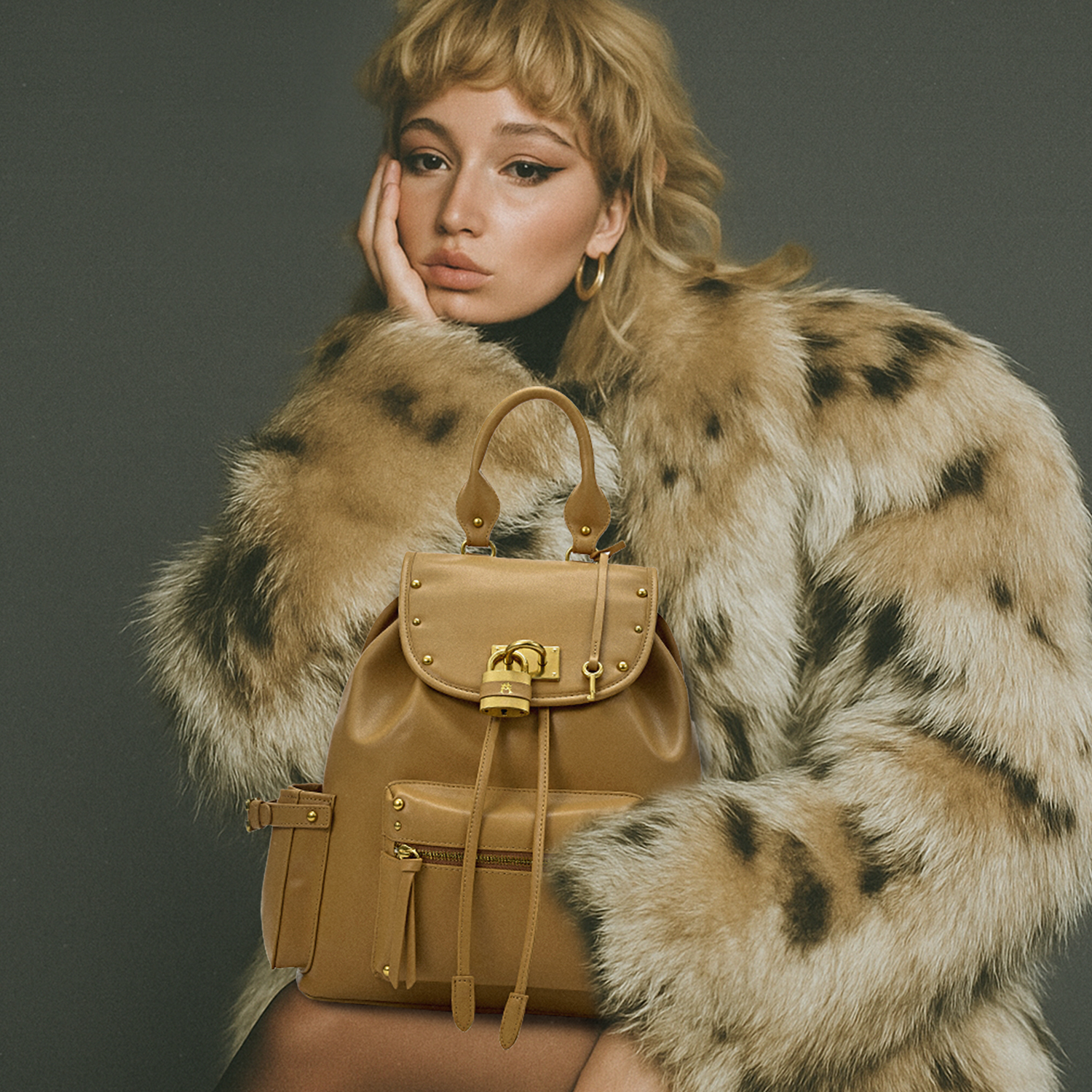 小众设计师中号双肩背包