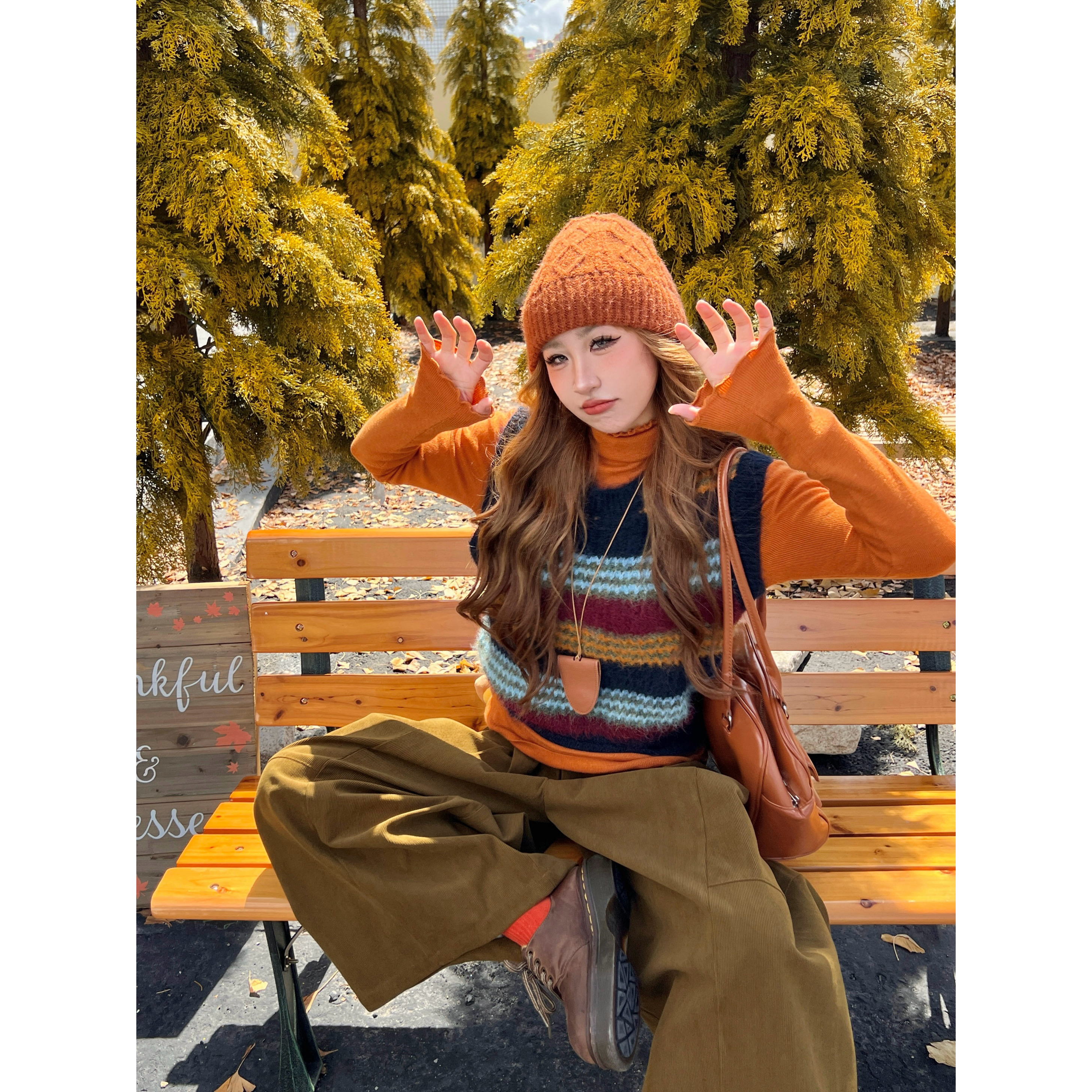 林诗琦NICKIDAILY撞色条纹款马甲