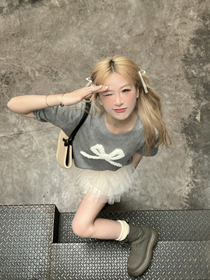 林诗琦NICKIDAILY立体蝴蝶结短袖
