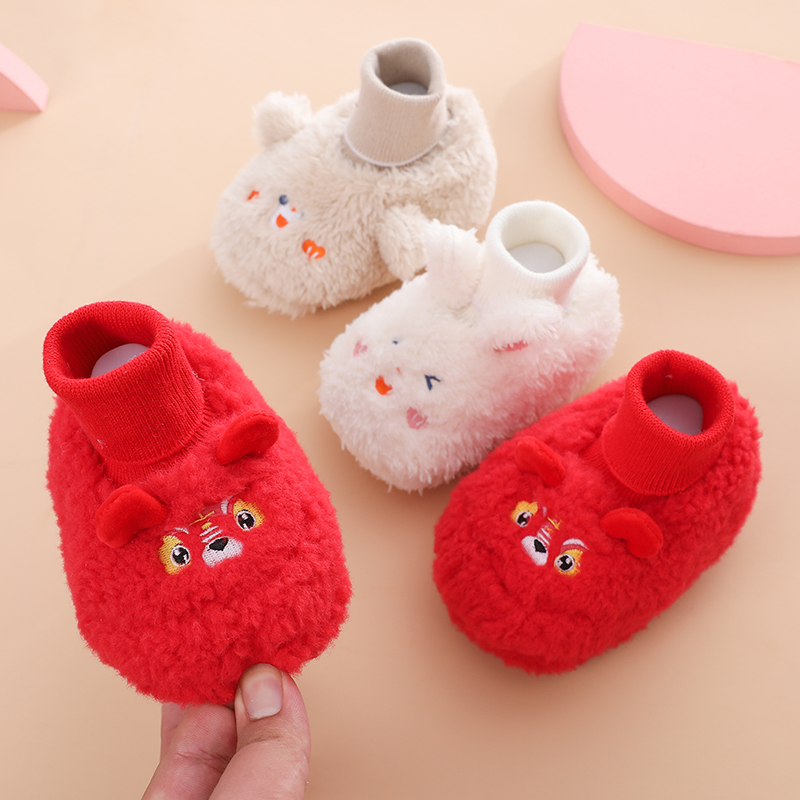 婴儿鞋子秋冬可爱步前鞋