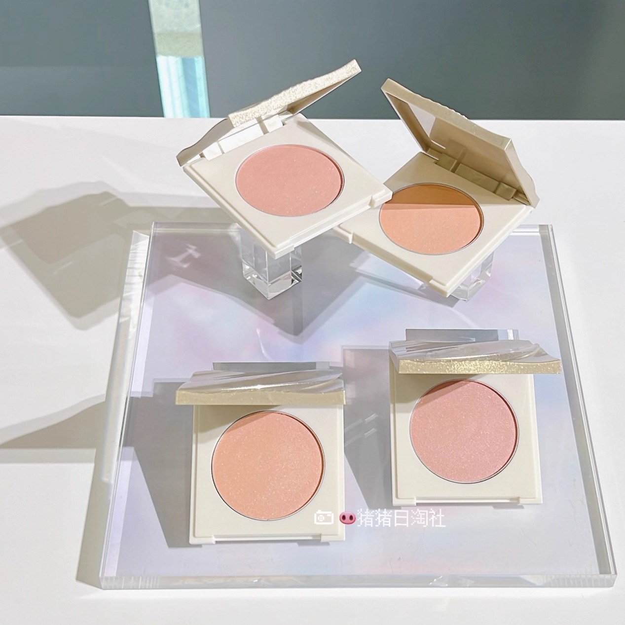 日本COVERMARK傲丽光泽腮红