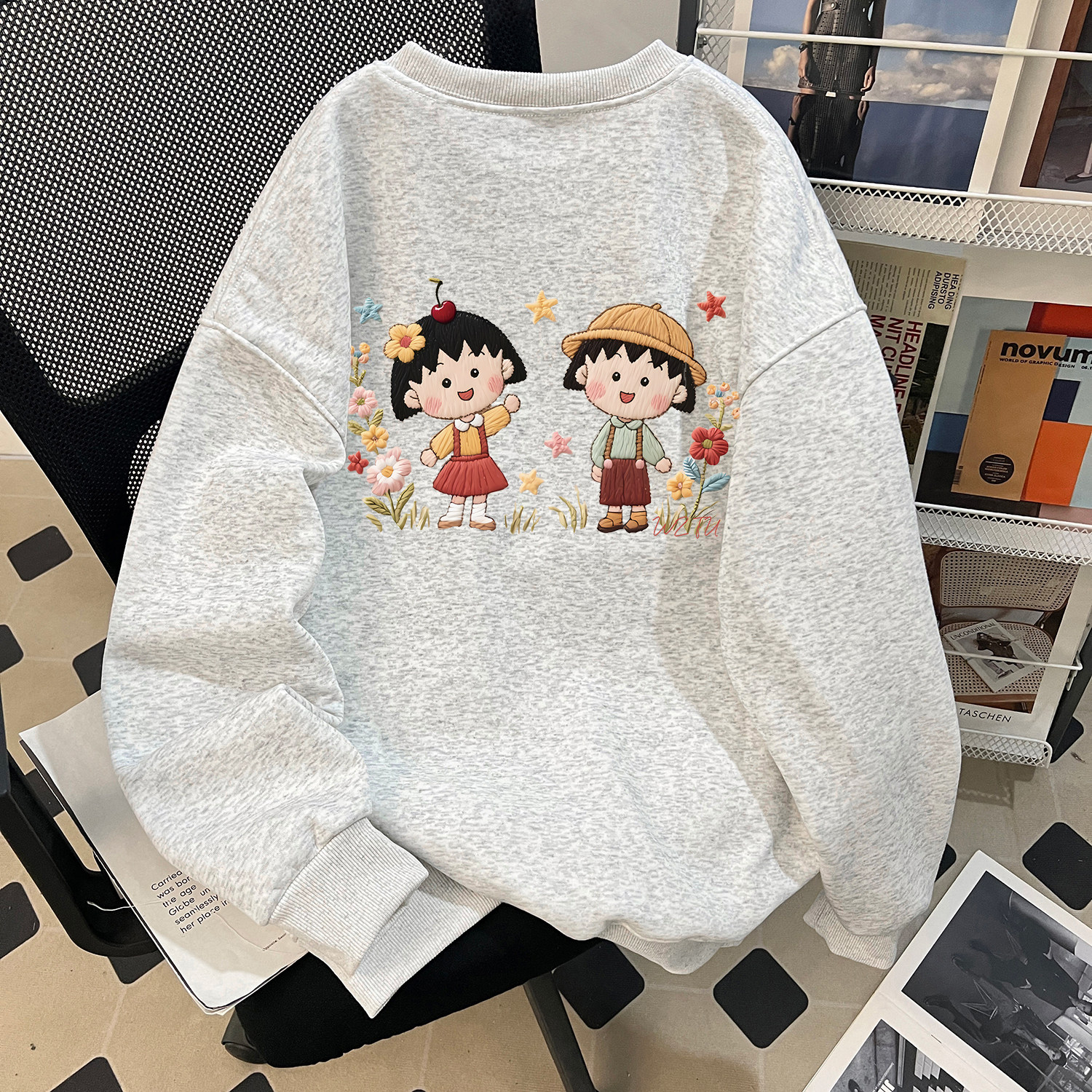 2025秋季新款女童樱桃小丸子薄款圆领卫衣中大童学院风仿刺绣上衣