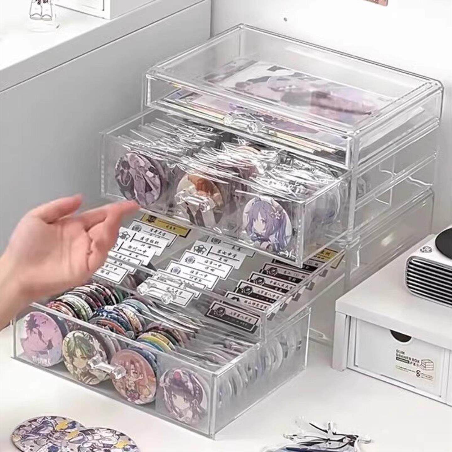 吧唧收纳盒宿舍神器陈列透明手帐周边徽章亚克力储物谷子展示架