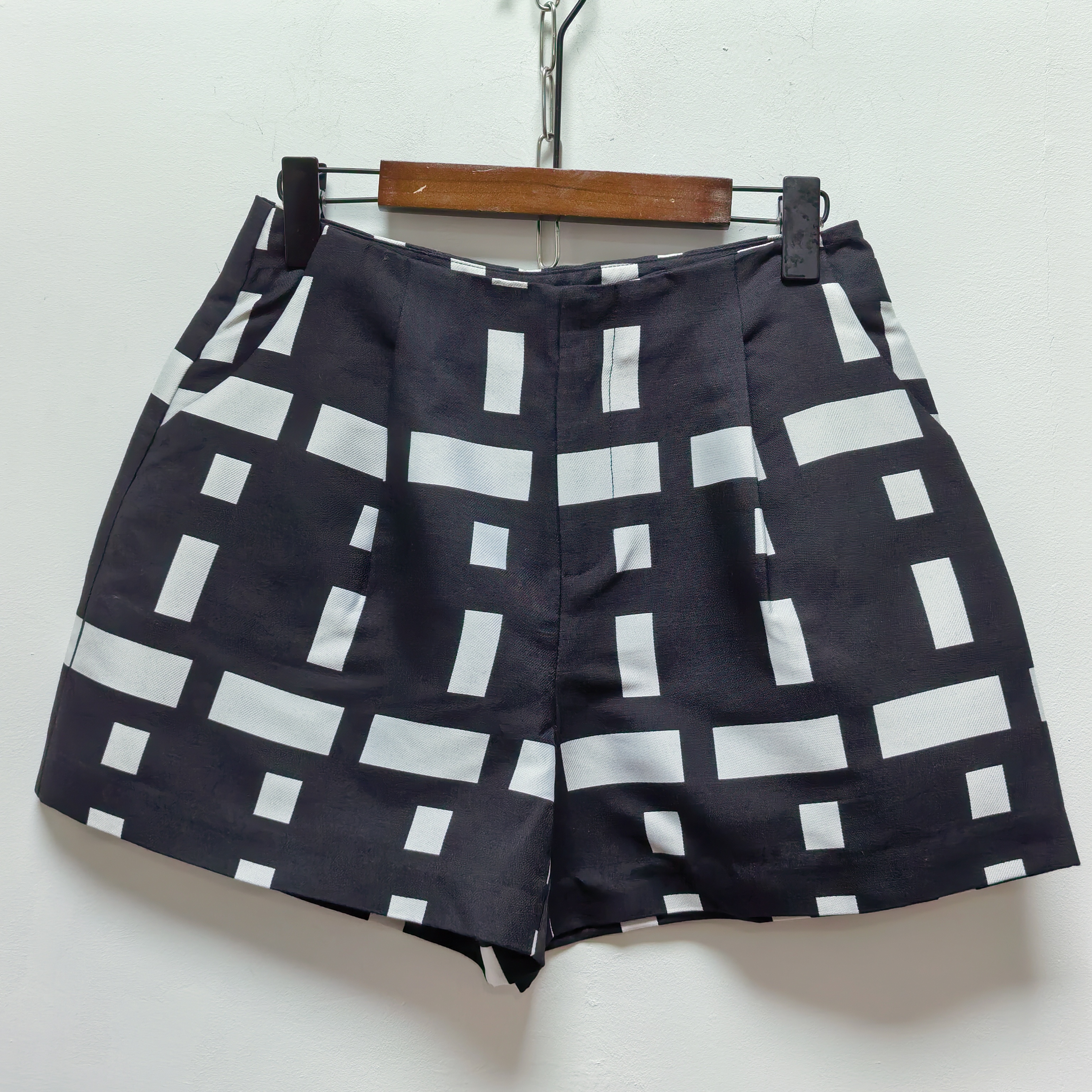 B系列撤柜女装去标2025夏季新款时尚百搭格子设计感短裤女K123