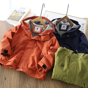 男童印花加绒连帽冲锋衣2025秋冬季儿童拉链衫中大通加厚防风外套