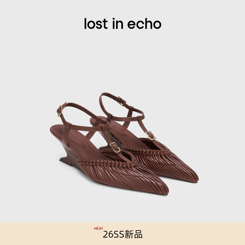 lost in echo2026春夏新款时髦尖头坡跟镂空手工编织
