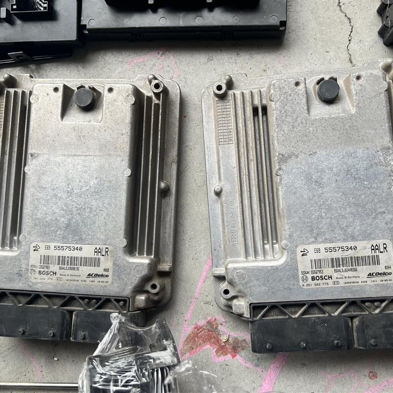 别克君威 昂科雷发动机电脑板 E69 55575340/12636355/12635019