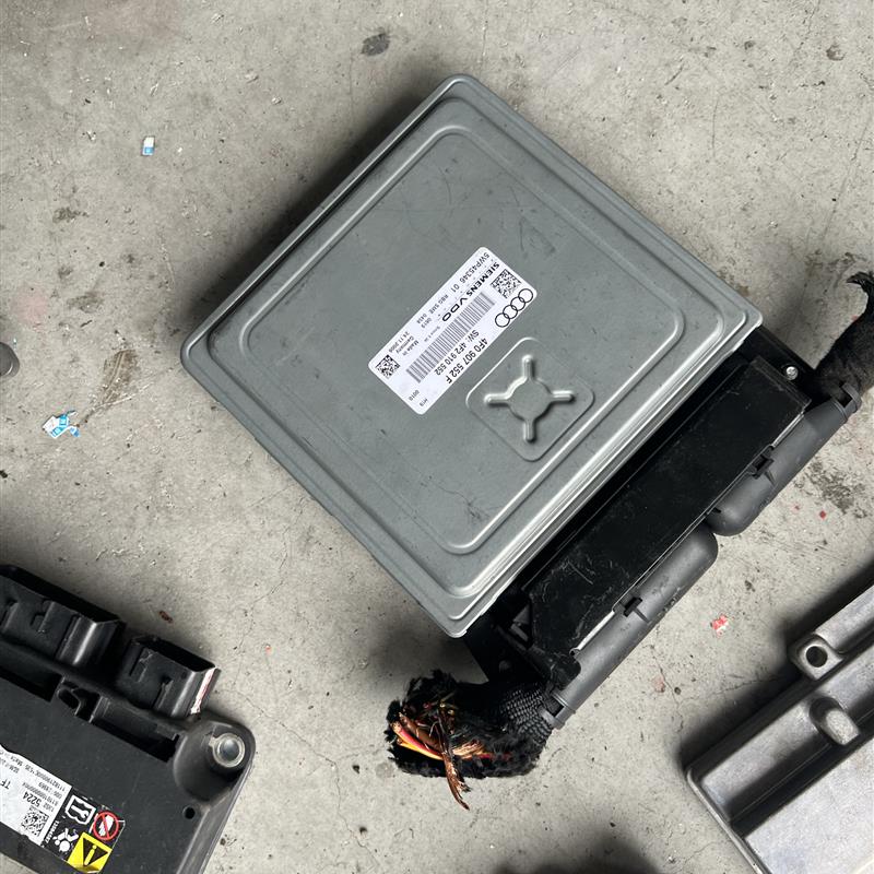 奥迪Q5A5 A4L A6L A7A8L 发动机电脑板 8R2907115B C 8T2907115 A