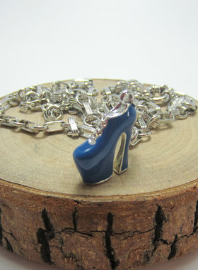 土星深蓝色高跟鞋项链宝蓝