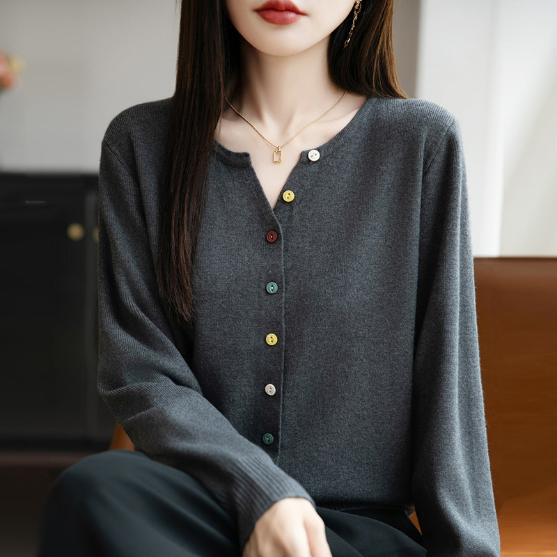 彩色扣子小V领外搭针织开衫女长袖百搭洋气软糯休闲韩版毛衣外套