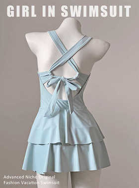 奶呼呼的马卡龙蓝少女泳衣女连体裙式纯欲风露背蝴蝶结可爱带胸垫