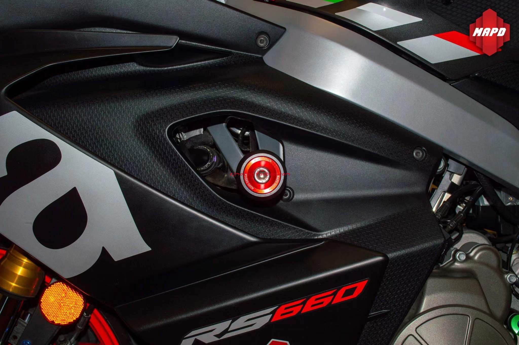 台湾MAPD改装RS600车身防摔球