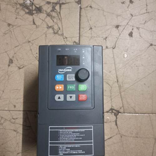 源信变频器YX3000系列 0.75KW/220V 实物
