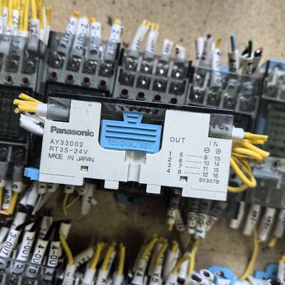 日本AY33002继电器RT3S-24V