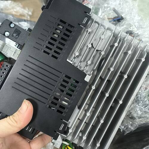 驱动器：SV635NS1R6I