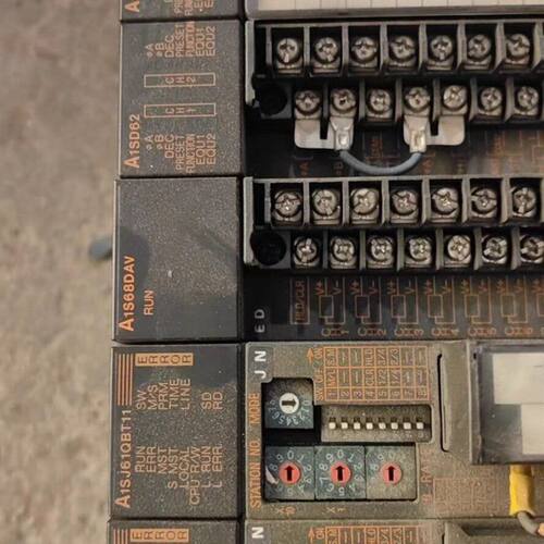PLC -CPU-模块 拆机下来的一套  图片里面有型号
