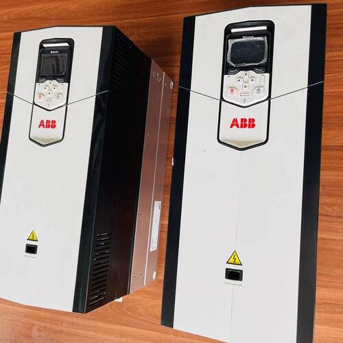 99新 变频器90KW ACS880-01-169A-