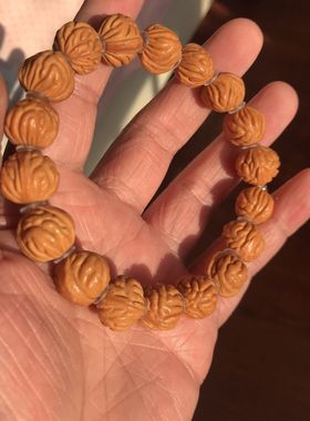 龙纹野生包浆打底矮桩核桃