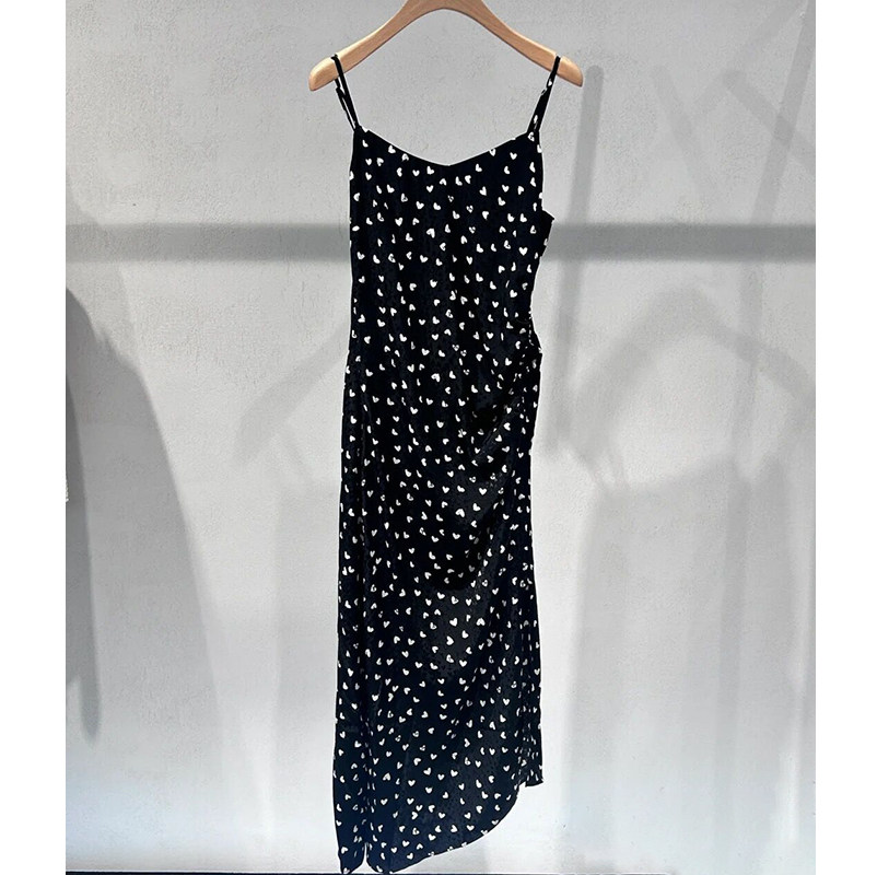 艾诺丝2024春法式气质修身显瘦不规则开叉爱心吊带连衣裙40229054