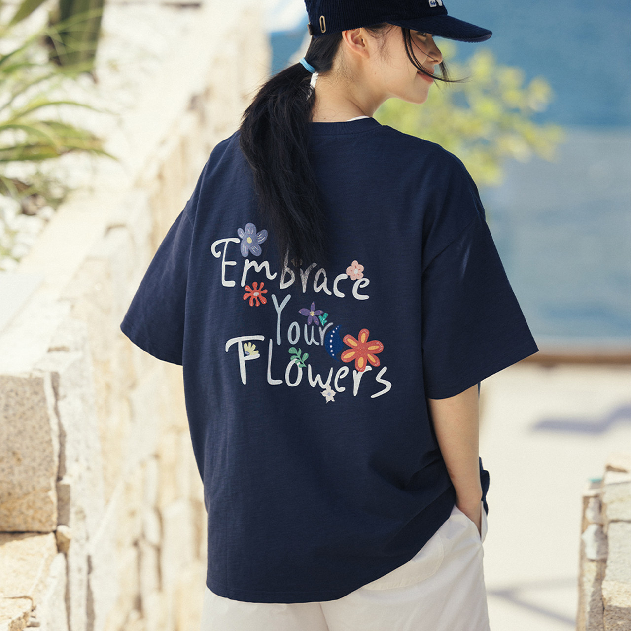 BananaClub"Flower Tee"竹节棉手绘花卉趣味图案印花口袋短袖T恤