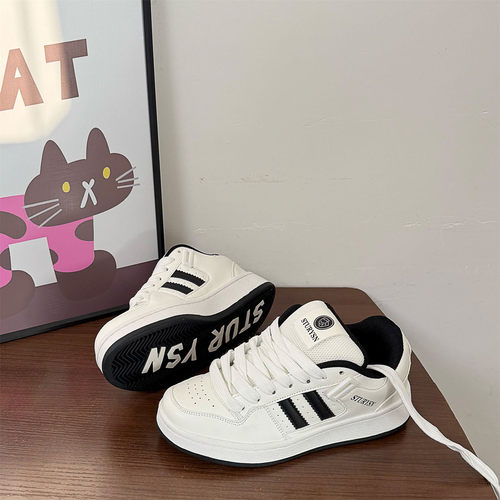 韩版白黑小众设计感面百搭包板鞋