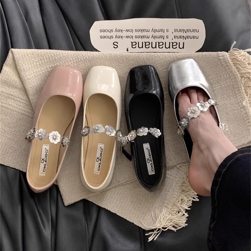 平底亮片花朵一字扣单鞋2025新款